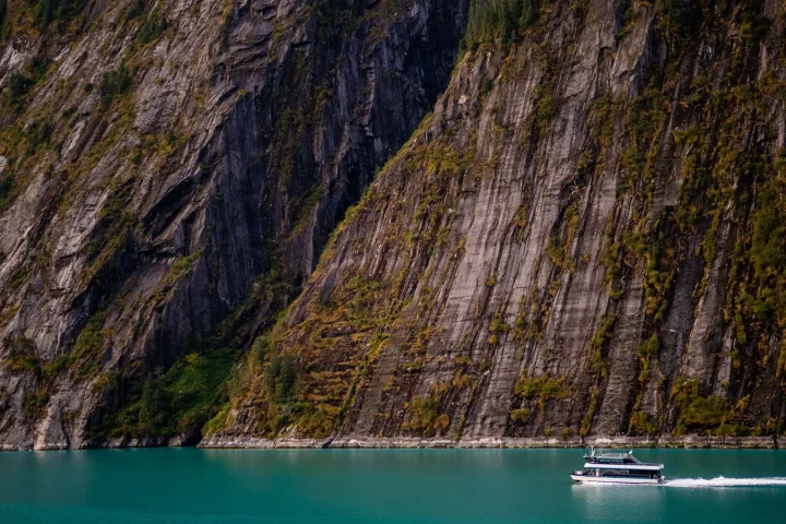Voilier en mer pour illustrer croisière Alaska