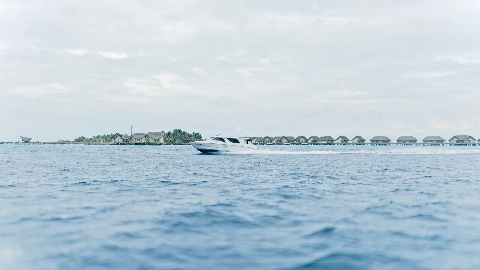 Voilier en mer pour illustrer croisière Maldives