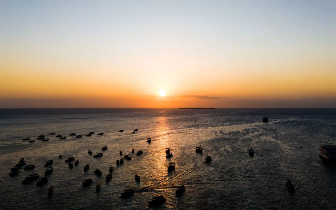 Voilier en mer pour illustrer croisière Zanzibar