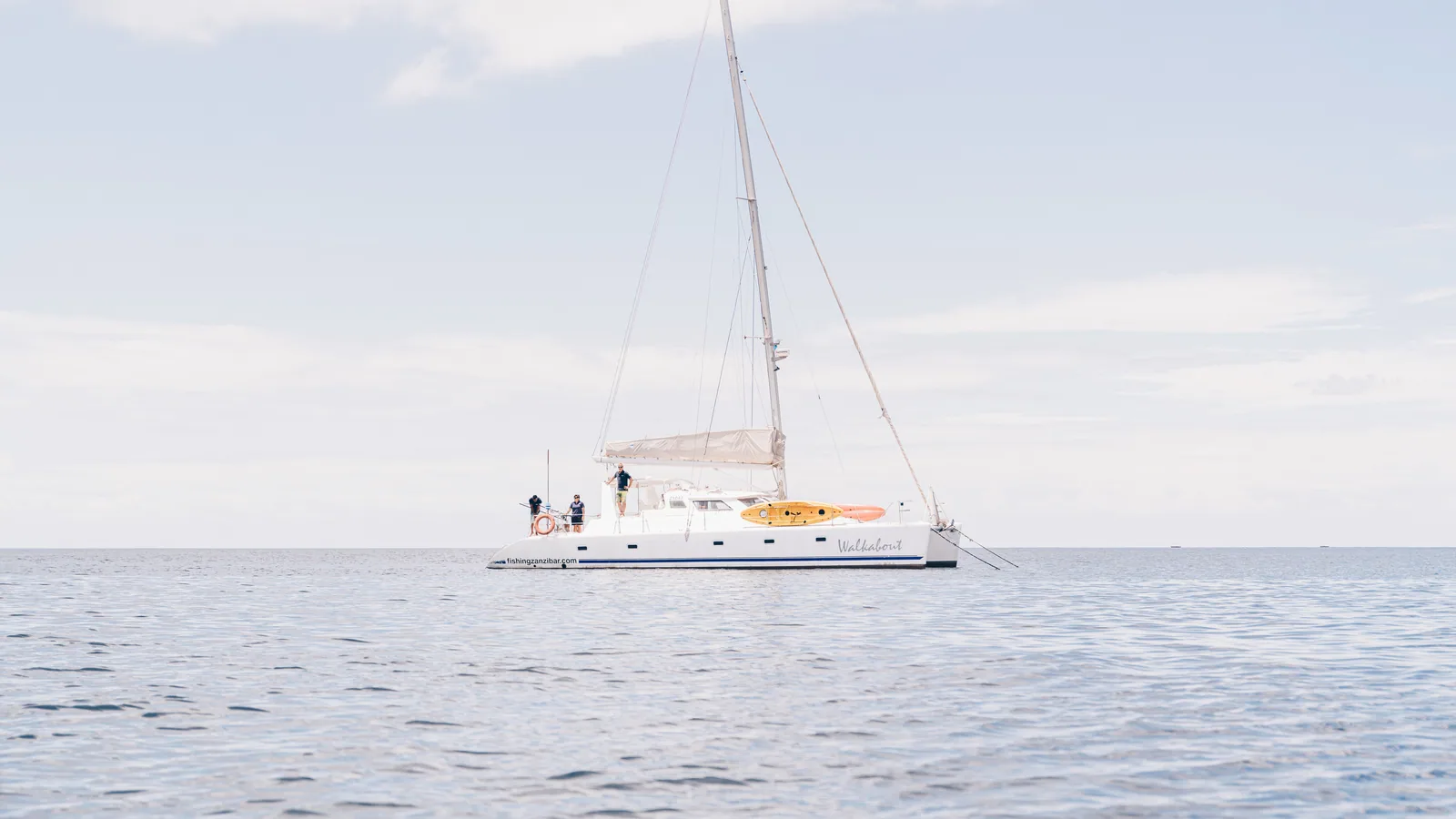 Voilier en mer pour illustrer croisière catamaran Bahamas