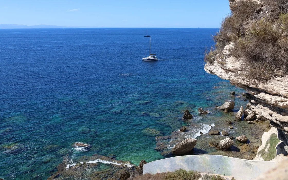 Voilier en mer pour illustrer escales croisière Croatie