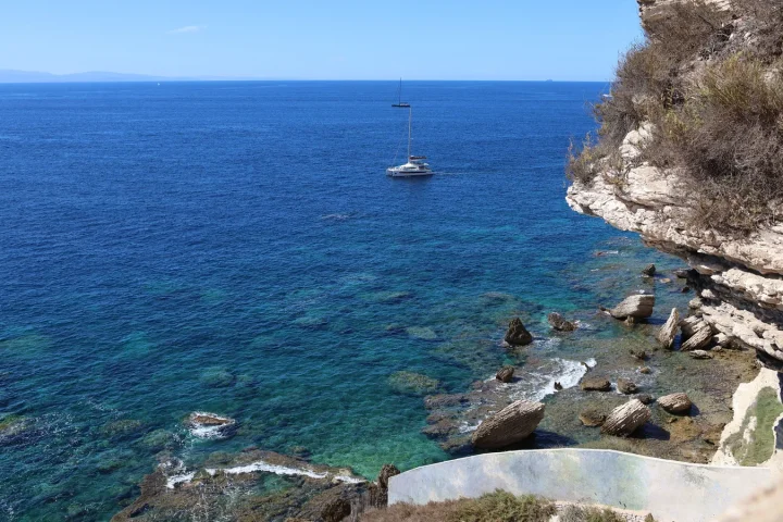 Voilier en mer pour illustrer escales croisière Croatie