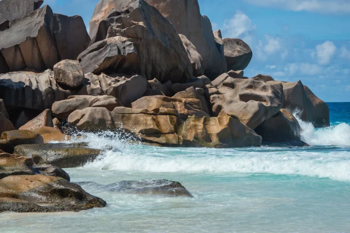 Voilier en mer pour illustrer croisière Seychelles ou Maldives